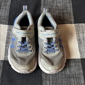 Under Armour Girls' Velcro Sneakers